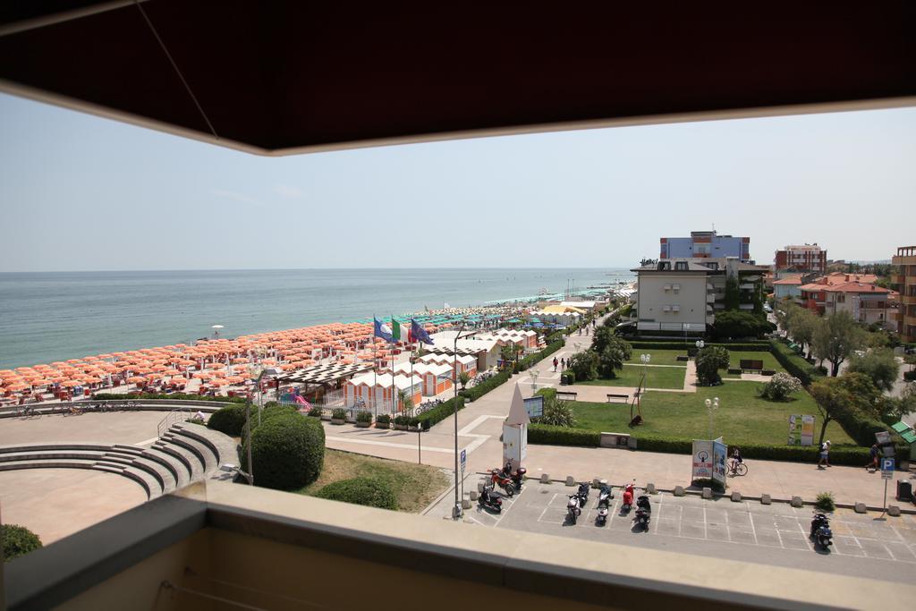 Hotel Cristallo Fano Buitenkant foto