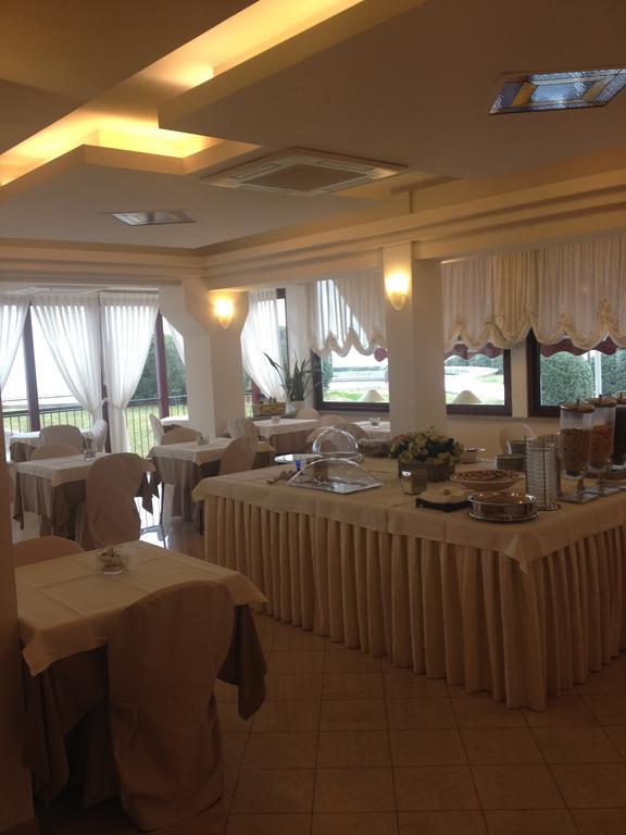 Hotel Cristallo Fano Buitenkant foto