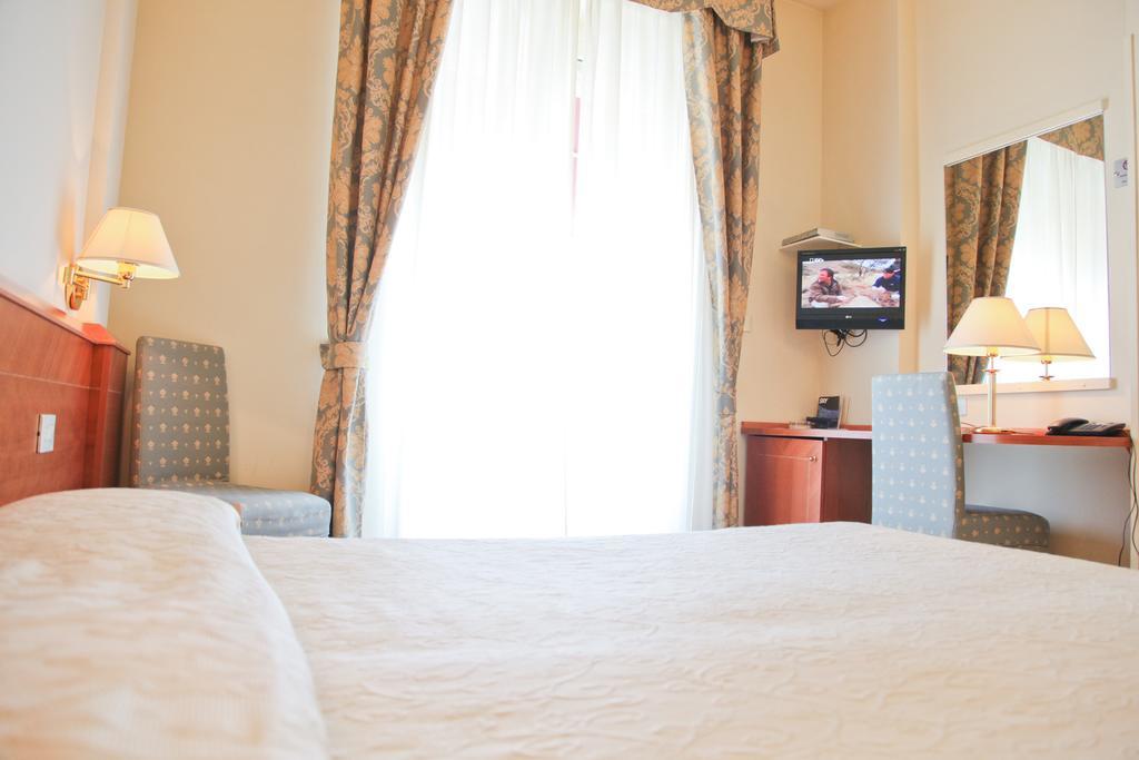 Hotel Cristallo Fano Kamer foto