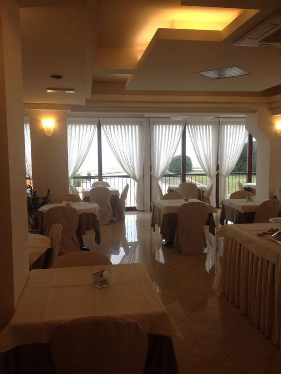 Hotel Cristallo Fano Buitenkant foto