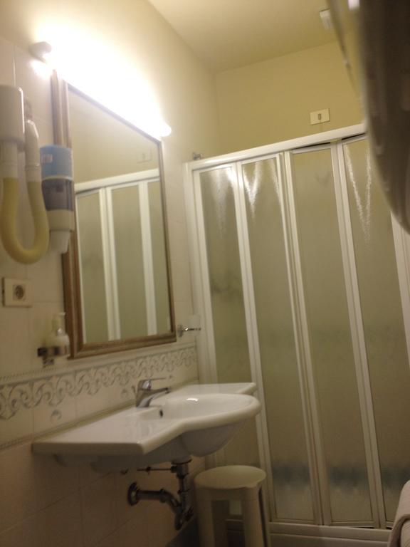 Hotel Cristallo Fano Kamer foto
